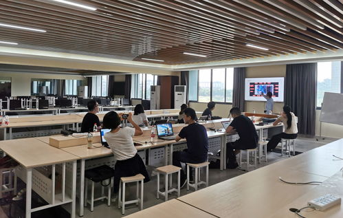 物联网应用技术专业教师参加华为产品培训 提升职业技能